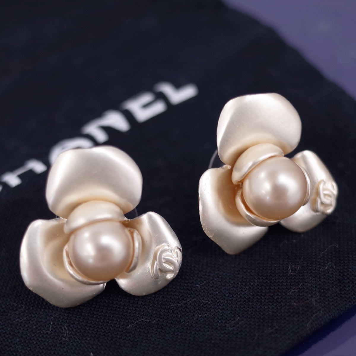 ◆美品◆CHANEL◆シャネル◆エクリュ◆ココマーク◆タンクトップ◆正規品◆36 CHANEL シャネル イヤリング ココマーク ラインストーン ゴールド
